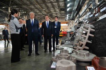 Фотография к новости: Президент посетил локализационный центр "АгромашХолдинг KZ"