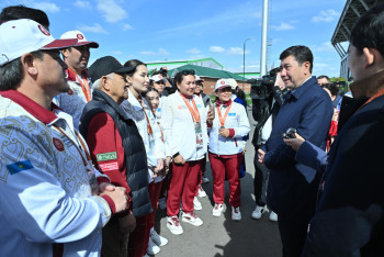 Фотография к новости: Ерлан Кошанов поздравил казахстанцев с победой в кокпаре на Всемирных играх кочевников