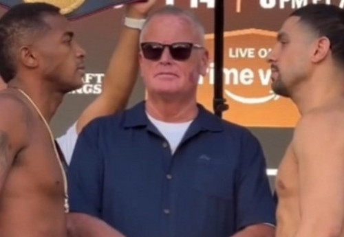 Фотография к новости: Чемпион мира в весе Алимханулы прошёл взвешивание перед боем