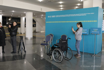 Фотография к новости: Референдум по АЭС: ЦКР нашла способ сэкономить на трафаретах со шрифтом Брайля