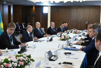 Фотография к новости: Президент встретился с капитанами бизнеса Германии