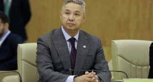 Партия сама разобралась - Азат Перуашев о скандалах в &quot;Ак жол&quot;