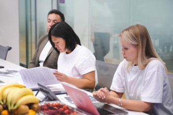 Фотография к новости: Татьяна Бакальчук в слезах обратилась к мужу после стрельбы в офисе Wildberries