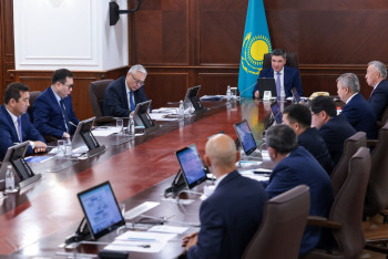 Фотография к новости: Олжас Бектенов обсудил с представителями агробизнеса меры по поддержке АПК