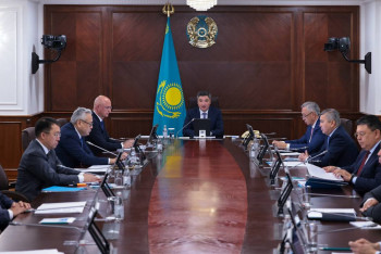 Фотография к новости: Завершить ремонт и строительство гидротехнических сооружений поручил Бектенов