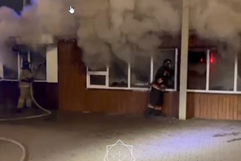 Пожарные предотвратили взрыв 6 газовых баллонов в загоревшейся тандырной в Астане