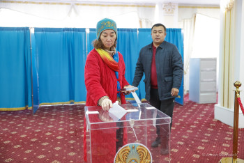 Фотография к новости: Казахстанцы относятся к референдуму как к празднику - наблюдатель из Грузии