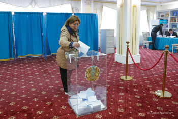 Фотография к новости: Казахстанцы показывают высокую политическую и экономическую зрелость - эксперт