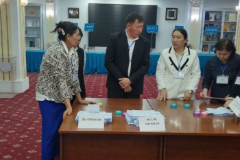 Фотография к новости: На столичных участках референдума подсчитали голоса