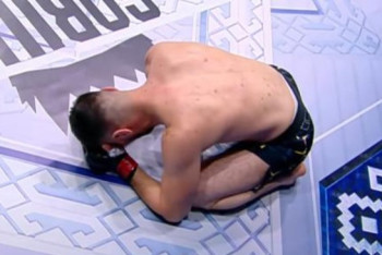 Фотография к новости: Эпичным нокаутом завершился поединок непобежденных бойцов из Казахстана и Узбекистана