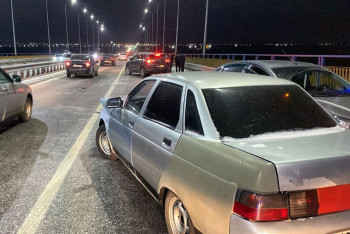 Фотография к новости: Восемь автомобилей столкнулись на мосту в Костанае в непогоду