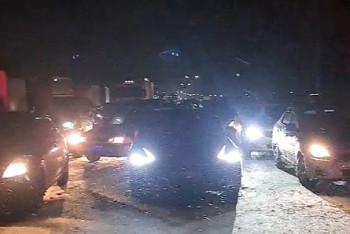 Фотография к новости: Около 500 авто скопилось на закрытой в непогоду трассе в Карагандинской области