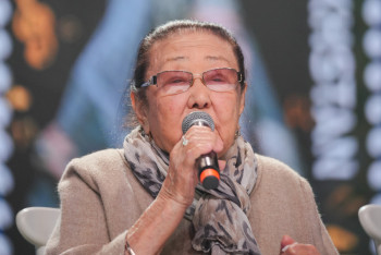 Фотография к новости: Марку в честь Бибигуль Тулегеновой выпустили в Казахстане