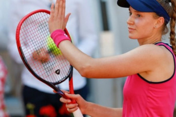 Фотография к новости: Рыбакина вернулась на корт после долгого перерыва