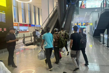 Фотография к новости: Туристов принудительно выдворили из Казахстана