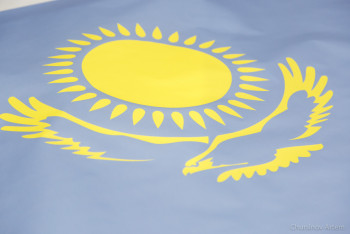 Фотография к новости: 10 тысяч флагов по Казахстану развесят активисты "Жастар Рухы"