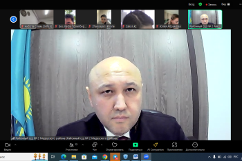 Фотография к новости: Осуждённый сын Турлыханова коротал вечера в ресторане и караоке