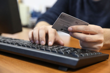 Фотография к новости: 30 тысяч банковских карт казахстанцев были использованы в схемах наркоторговли