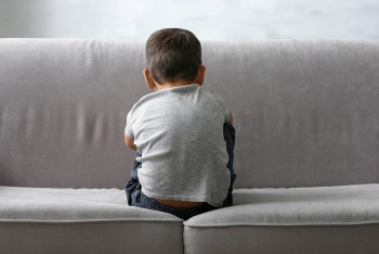 Фотография к новости: Прививки АКДС и чудо-таблетки: мама особенного ребенка развеяла мифы об аутизме