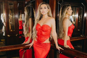 Фотография к новости: Анна Седокова подала на развод