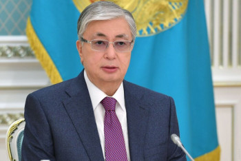 Фотография к новости: Токаев наградил поэтов, писателей и художников премией в области литературы и искусства имени Абая