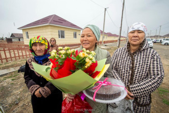 Фотография к новости: В сёлах области Жетысу ко Дню Республики открыли пять новых соцобъектов, а 70 семей справили новоселье