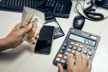 Фотография к новости: Сколько денег заработали власти для казахстанцев по пенсионным активам?