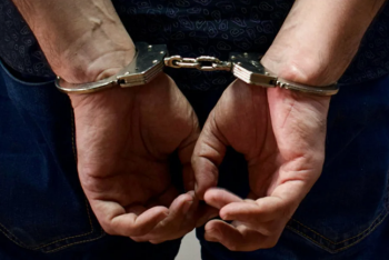 Фотография к новости: В Алматы из Бишкека доставили подозреваемого в крупном мошенничестве