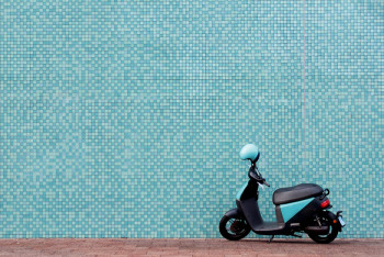 Фотография к новости: "Не смогут беспределить": как дешёвый транспорт превратился в источник проблем