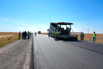 Фотография к новости: Важная тема LIVE: Шесть триллионов тенге на дороги сомнительного качества