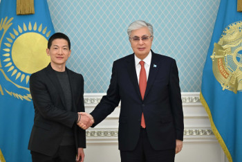 Фотография к новости: Токаев принял председателя правления G42 Пенг Сяо