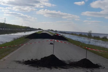 Фотография к новости: Пять озёр слились в одно: в режиме ЧС до сих пор живёт район Костанайской области