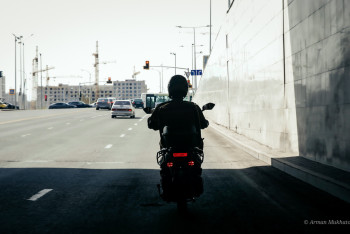 Фотография к новости: "Самое депрессивное и многозадачное поколение" – книга о "детях 90-х" вышла в Казахстане