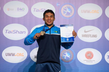 Казахстанский борец стал чемпионом мира