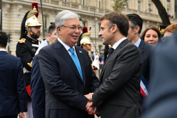 Фотография к новости: Макрон посвятил пост своему другу Токаеву