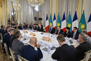 Фотография к новости: Ожидаем активизации присутствия французской промышленности в Казахстане - Токаев