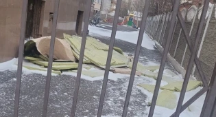 В столичном ДЧС рассказали, какие повреждения нанес в городе ветер