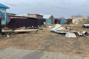 Фотография к новости: Сорванные крыши, повреждённые авто и одна жертва: чем непогода обернулась павлодарцам