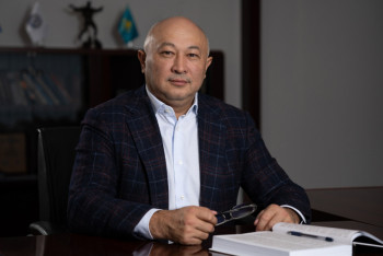 Фотография к новости: Адлет Барменкулов покидает пост президента КФФ