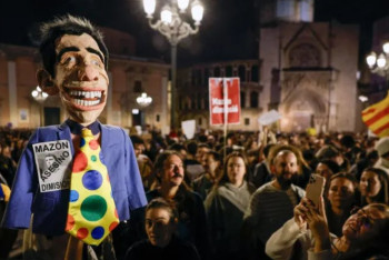 Фотография к новости: Жители Валенсии после наводнения вышли на протест с требованием отставки главы региона