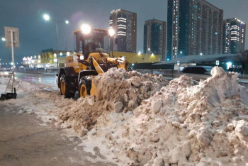 Фотография к новости: Снегопад и метель: как работают коммунальные службы в Астане