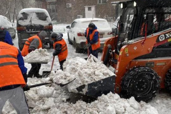 Фотография к новости: Астану завалило снегом: на уборку улиц вышло более 1,3 тыс. единиц спецтехники