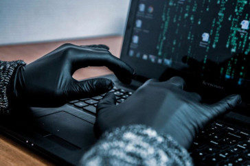 Фотография к новости: Важная тема LIVE: Что помогает мошенникам красть деньги казахстанцев