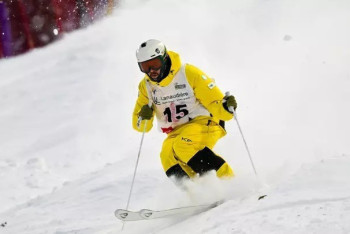 Фотография к новости: Казахстанские могулисты сенсационно начали сезон