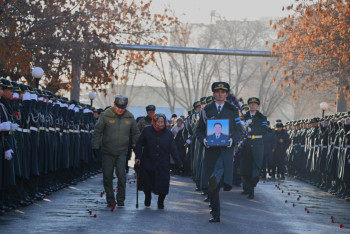 Крушение вертолёта МИ-8: погибшего лётчика проводили в последний путь в Актобе