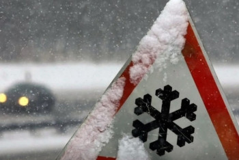 Штормовое предупреждение объявлено почти по всему Казахстану