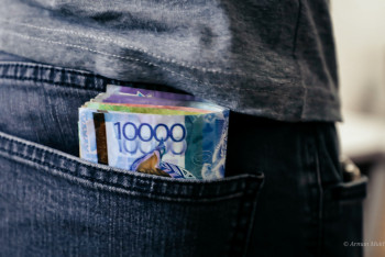 Фотография к новости: Работа в Казахстане: кому предлагают зарплаты от двух миллионов тенге?