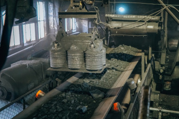 Фотография к новости: Среди угля, грохота и пыли: как обычные казахстанцы обеспечивают горожан светом и теплом