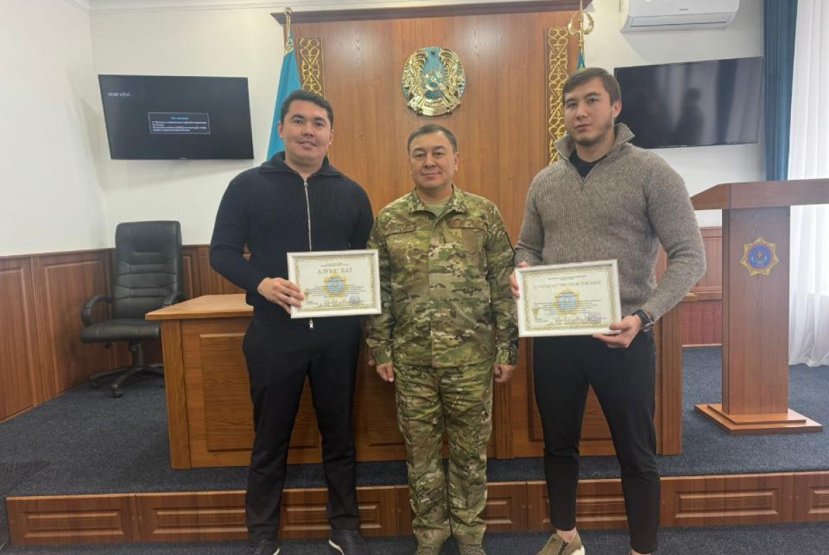 Тонувших детей спасли в Астане двое мужчин