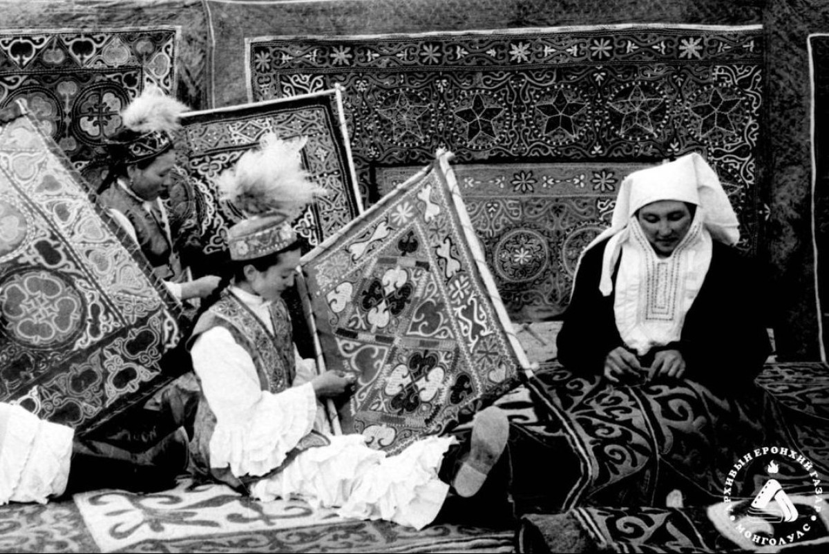 Из Монголии в Казахстан вернули связанные с историей страны фото и кинофильмы